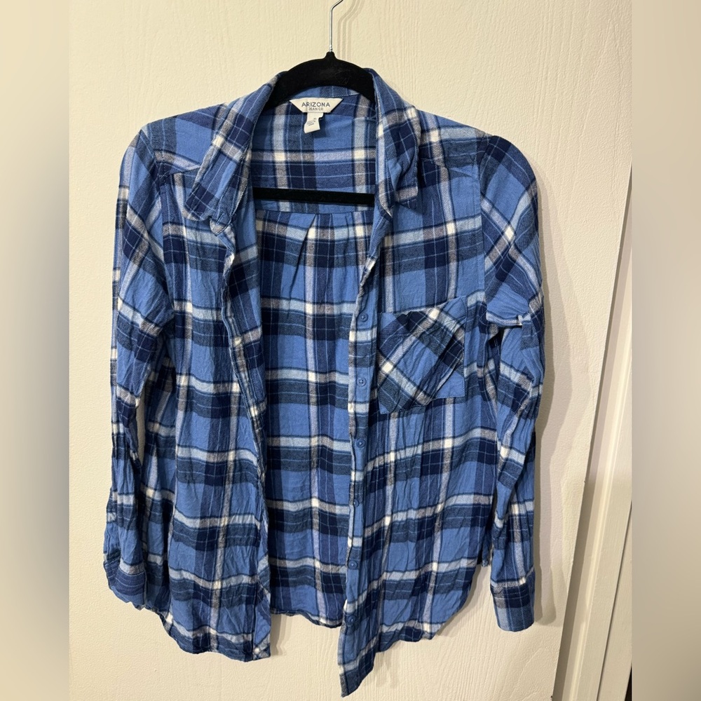 Medium, light blue flannel. Arizona Jean Co.